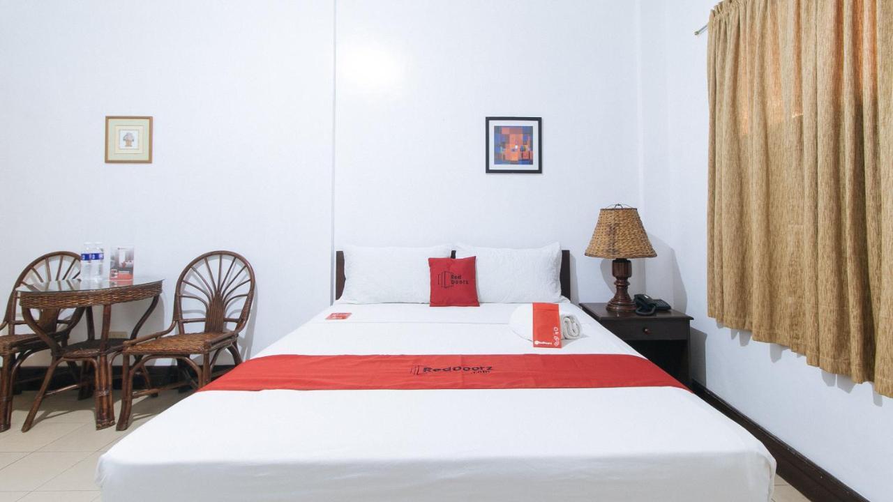 Reddoorz @ Marifa Hotel Angeles Pampanga Dış mekan fotoğraf