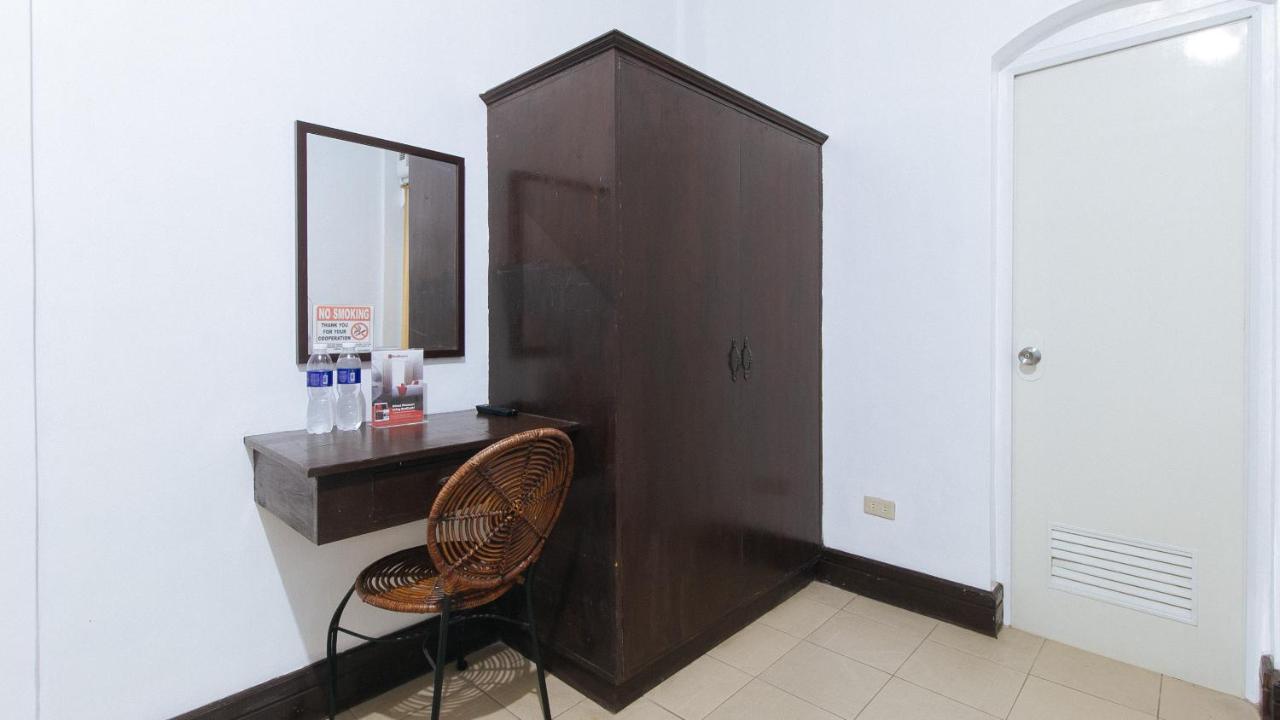Reddoorz @ Marifa Hotel Angeles Pampanga Dış mekan fotoğraf